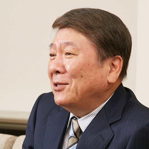 吉岡隆治